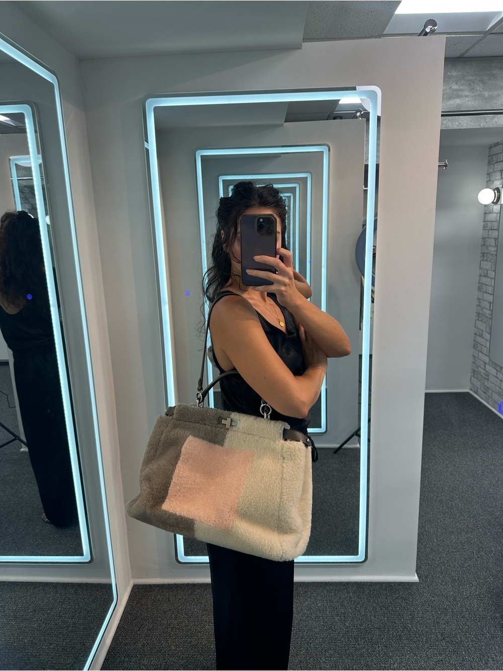 Fendi Bag - Picture 1 of 17